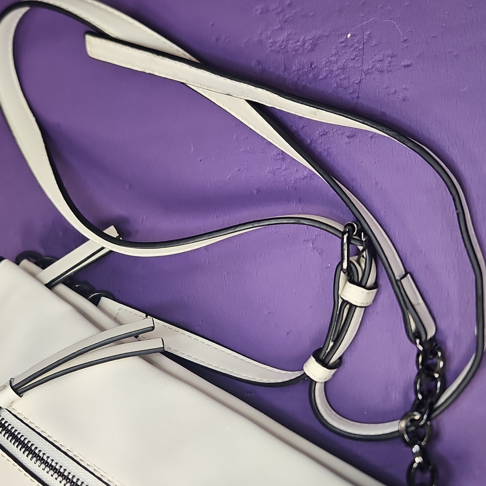 Simply Vera Vera Wang Cream and Tan Shoulder Bag - Picture 6 of 16
